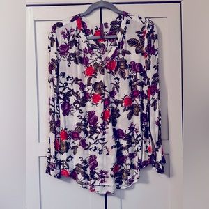 Floral Stitch Fix-Size Large-pull over top with V-neck